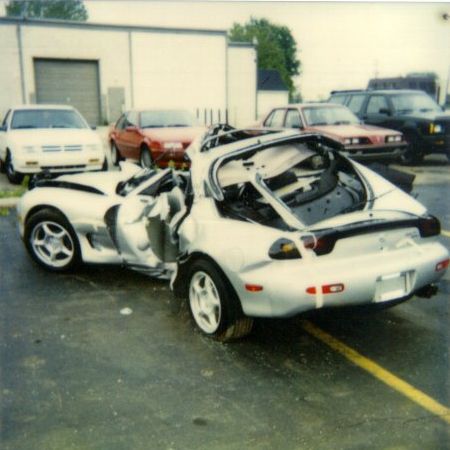 wrecked_rx7_a.jpg