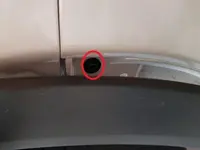 Remove 1 x screw L and Right under plastic wheel arch decor.jpg Remove 1 x screw L and Right under plastic wheel arch decor.jpg