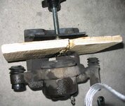 10 Spreader and Wood To Catch Piston.jpg