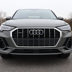 2020-audi-q3-front-angle-view-carbuzz-654812.jpg