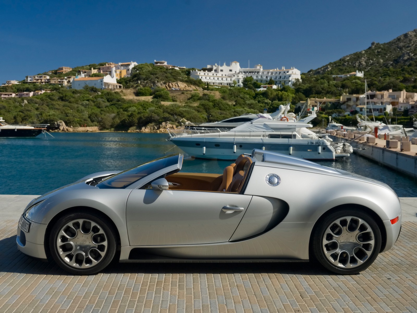 2010-Bugatti-Veyron-Grand-Sport-04-1600x1200.jpg