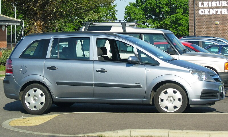 800px-Vauxhall_Zafira_in_profile_May_2008.JPG