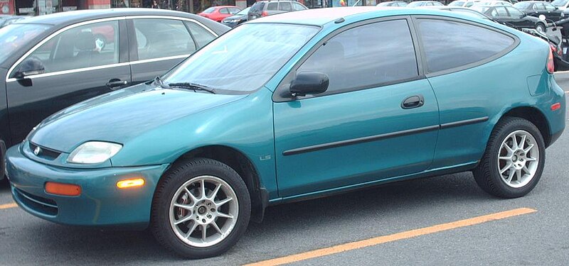 800px-%2795_Mazda_323_Hatch.JPG