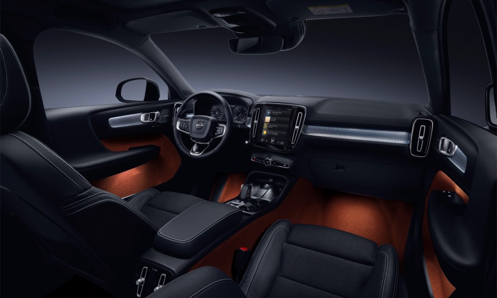 213042_New_Volvo_XC40_interior.jpg