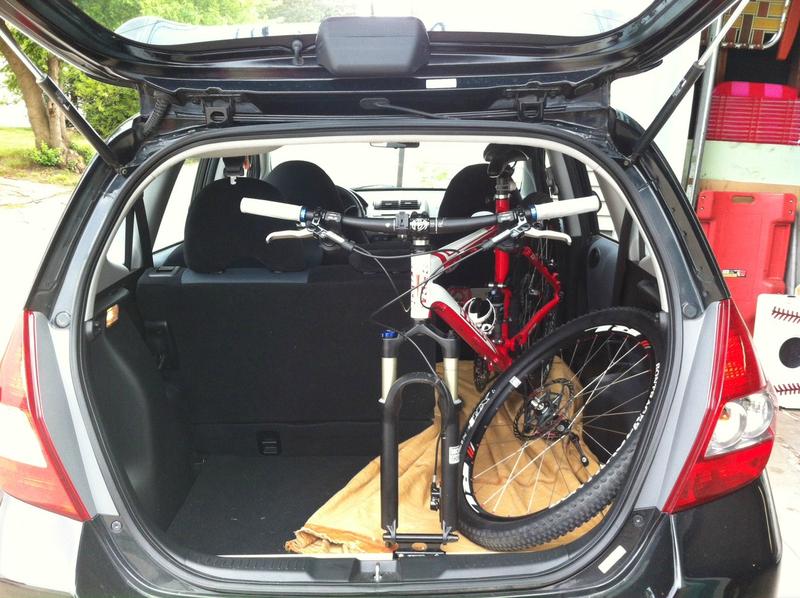 honda-fit-mountain-bike-boot-standing-up.jpg